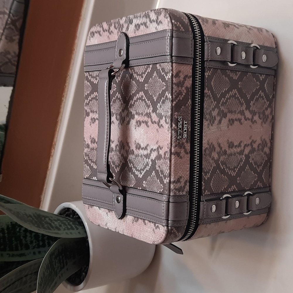 Victoria's secret make up bag Snake print